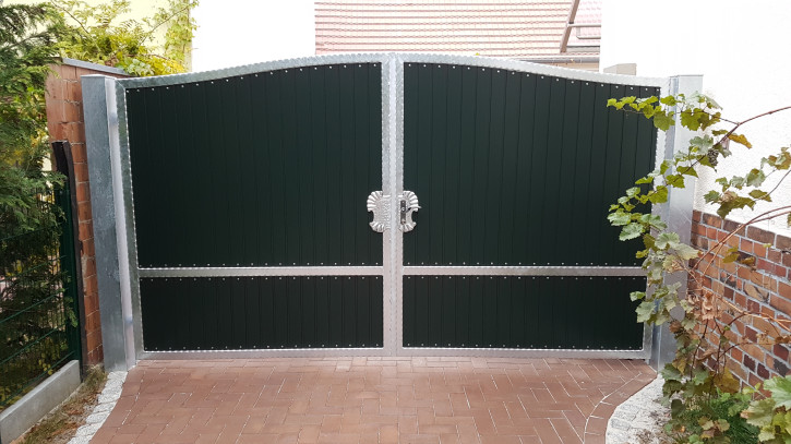 Hoftor mit Kömapan Torfüllung